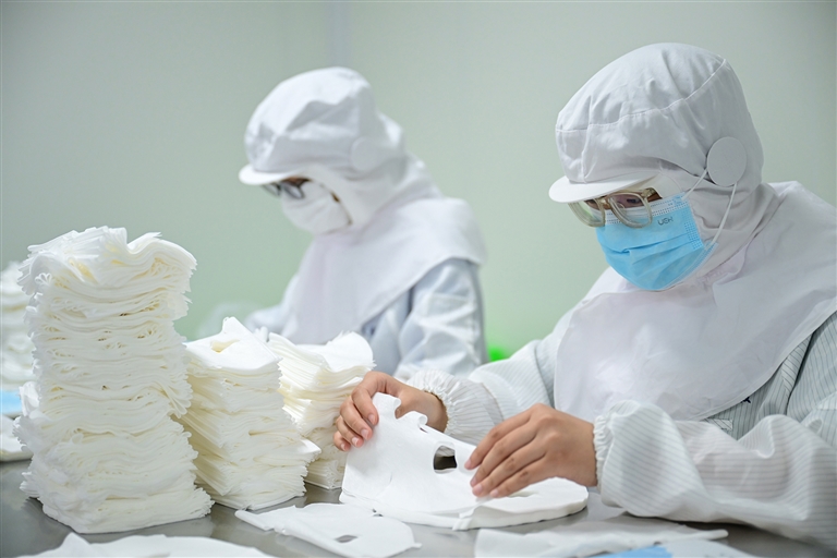 解决根源干燥问题（内部修护）；最后