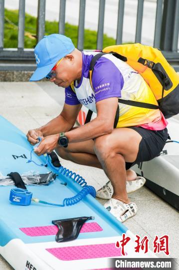 2023全国桨板冠军赛在福州长乐东湖开赛，700余名