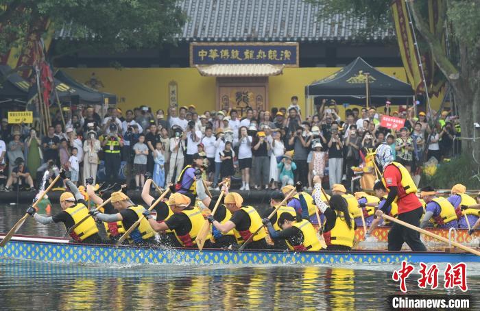 2023中华传统龙舟竞演在杭州西湖盛大举行 多国健