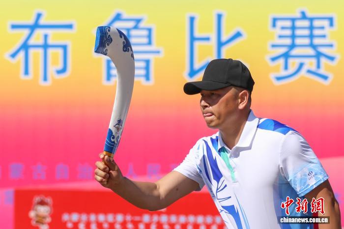 千年狩猎技艺化身现代竞技 传统布鲁掷远赛点燃