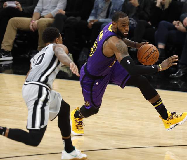 NBA历史经典逆转时刻：欧文三分、库里失误改写