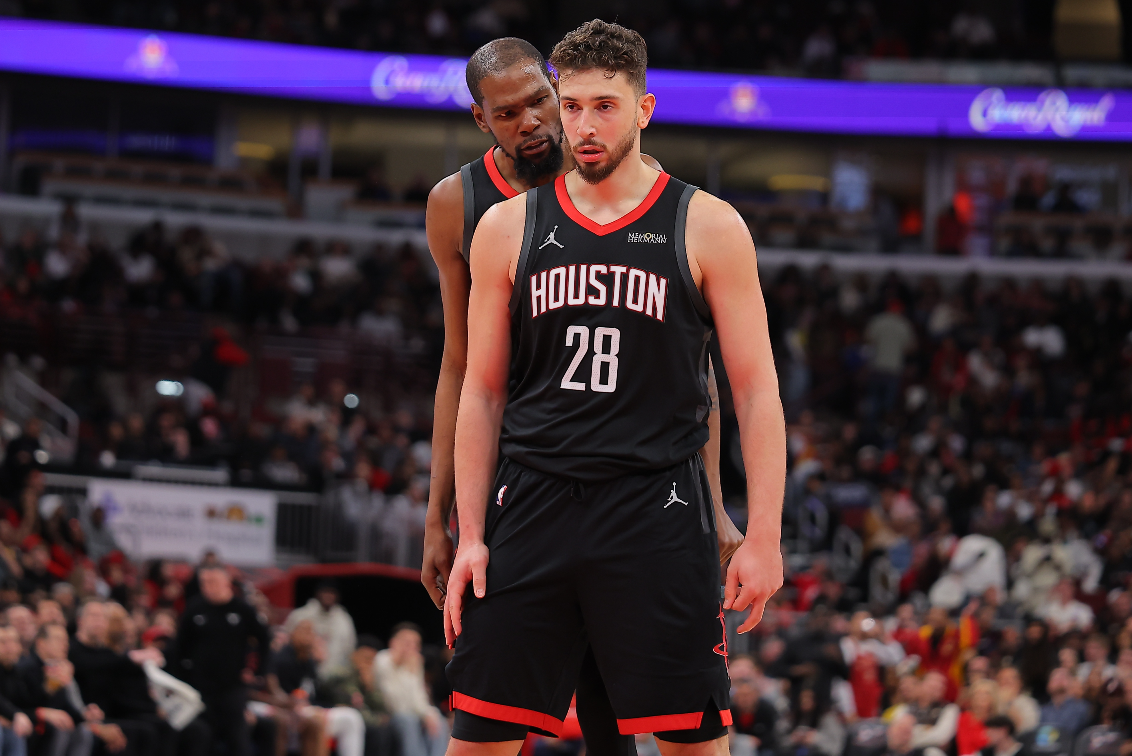 火箭加时赛遭森林狼逆转，防守大战成焦点