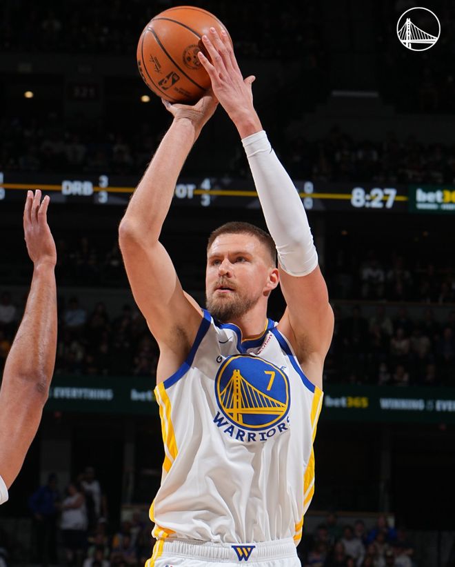 掘金约基奇率队掀翻勇士终结三连胜