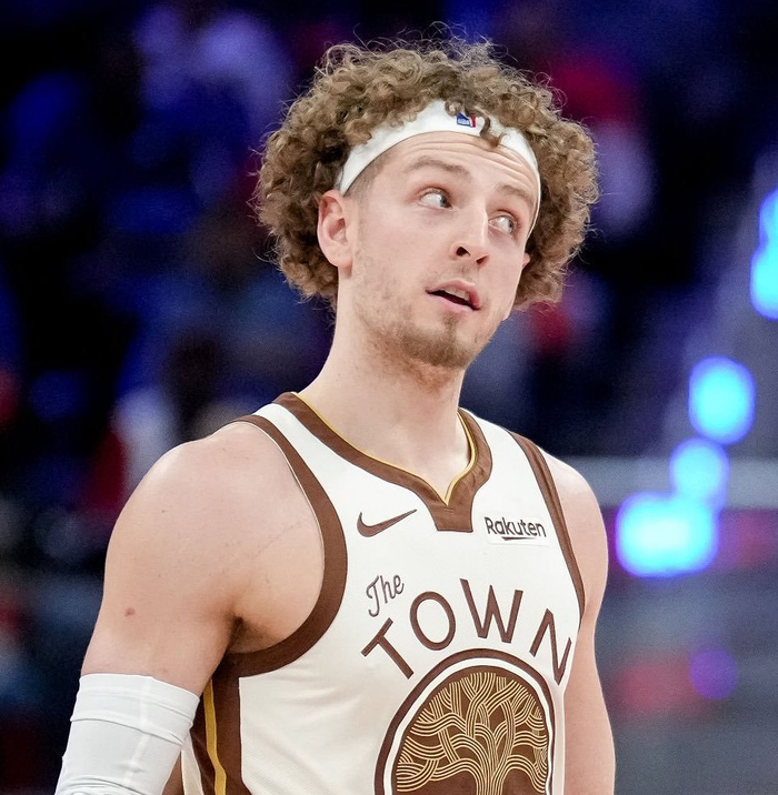 科尔盛赞波杰姆斯基库里缺阵表现：潜力与挑战